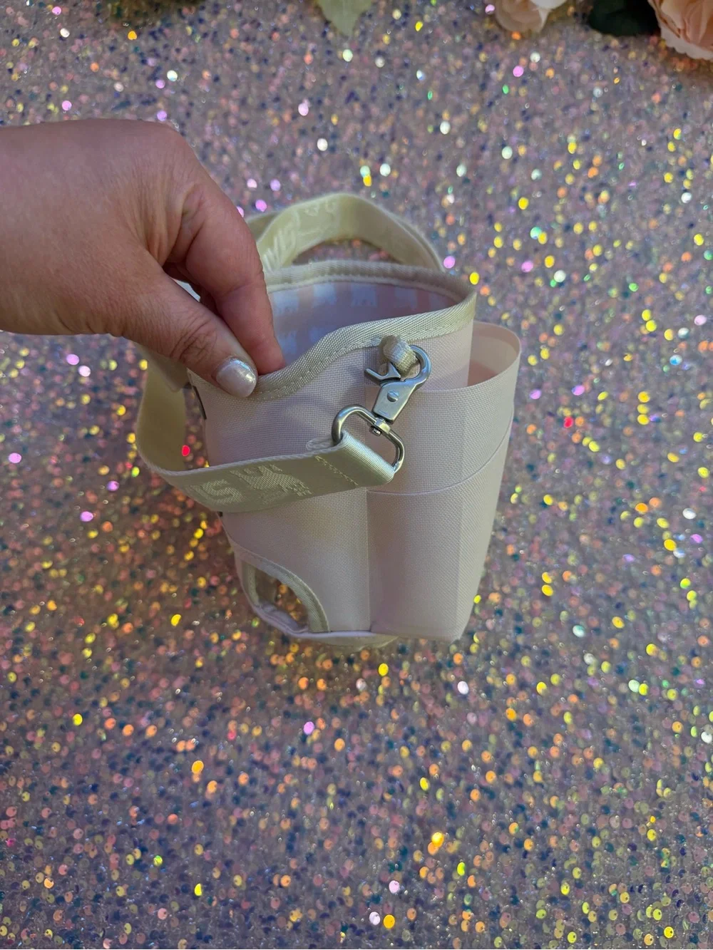 Stanley The All Day 40 OZ Quencher Carry-All in “Rose Quartz” - NWOT - Picture 6 of 10